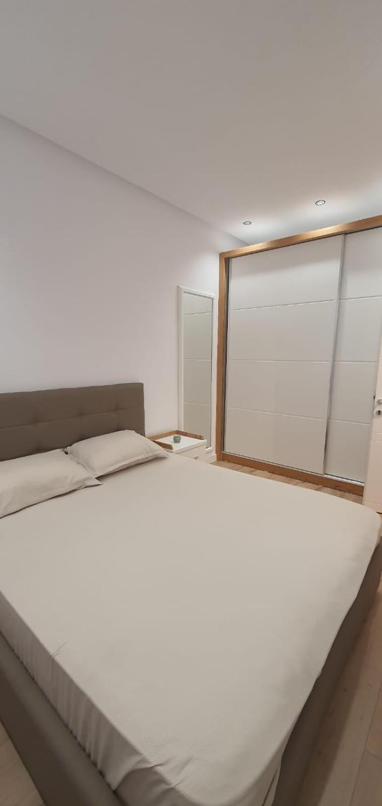 Alle's Komuna Parisit Lux * Tirana