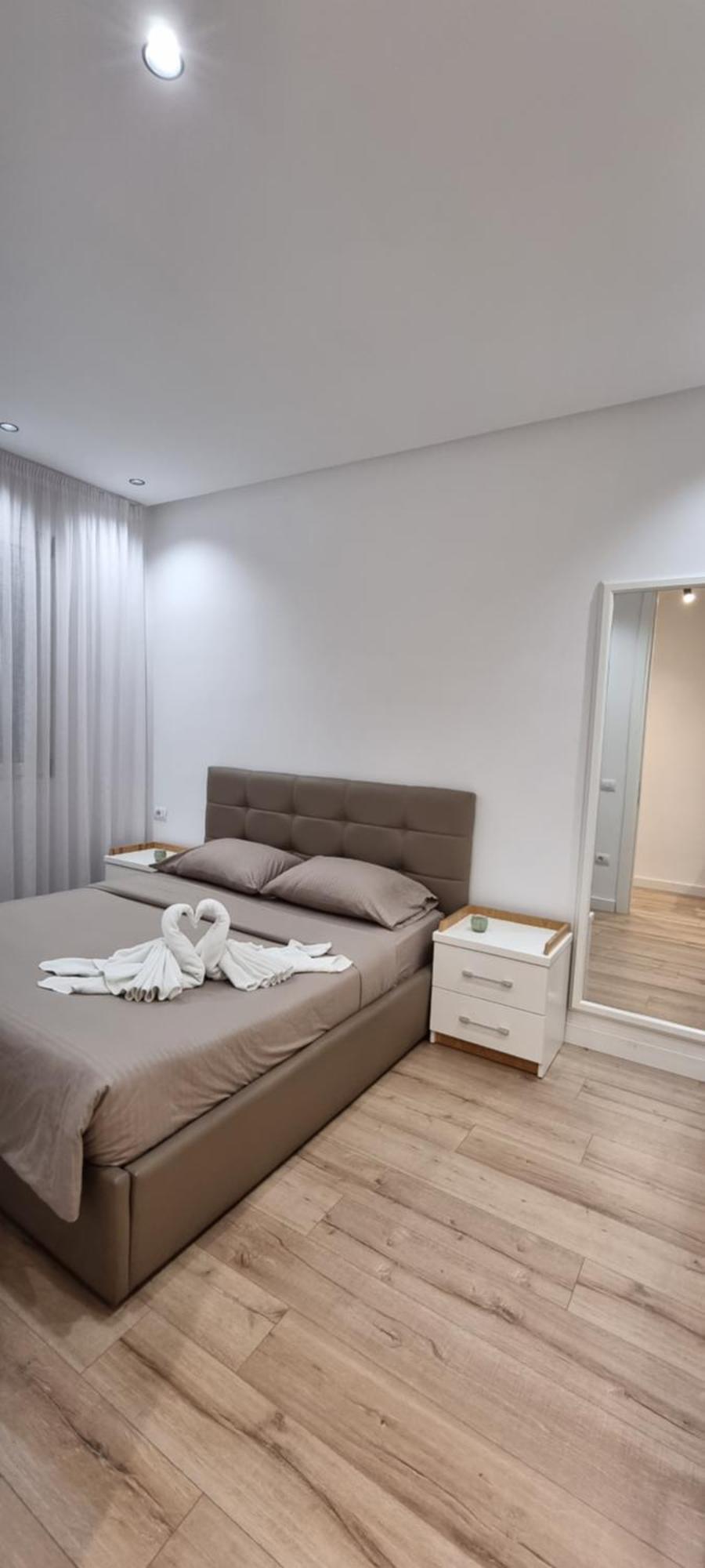 Alle's Komuna Parisit Lux Appartamento *